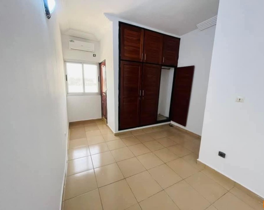 2 CHAMBRES SALON A LOUER ABIDJAN ABIDJAN COCODY FAYA ROUTE ABATTA