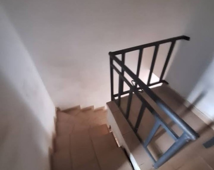 2 CHAMBRES SALON A LOUER ABIDJAN Cocody Angré château quartier derrière la pharmacie la redemption