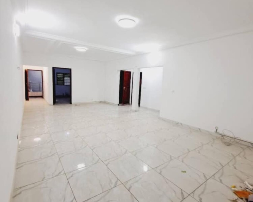 3 CHAMBRES SALON A LOUER ABIDJAN COCODY RIVIERA FAYA SECTEUR CITÉ SIR