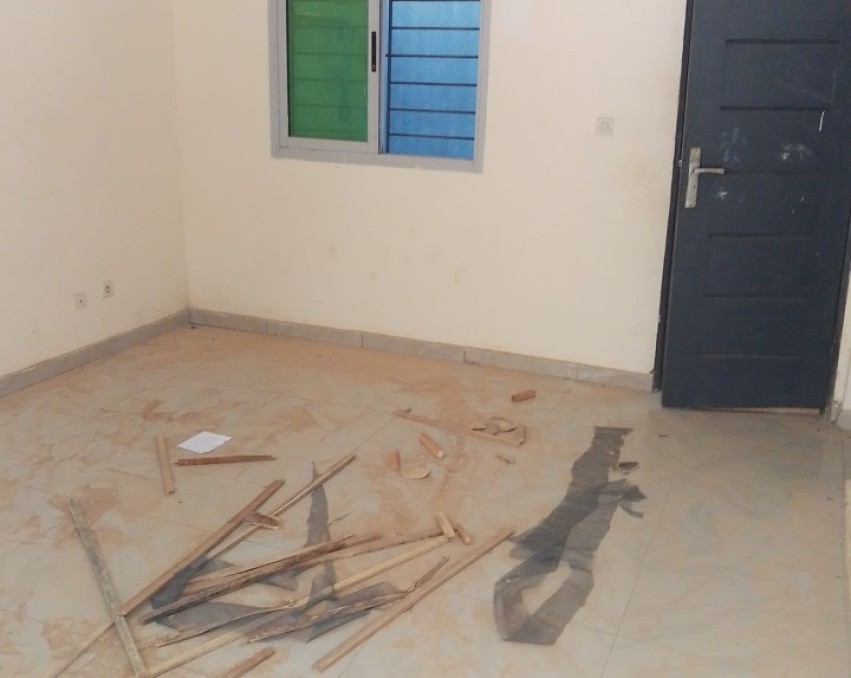 STUDIO A LOUER OU 1 CHAMBRE SALON A LOUER ABIDJAN Cocody Angré nouveau chu zone de bessikoi
